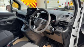 Vauxhall Combo 1.5 Turbo D 2300 Sportive Crew Van Double Cab 4dr Diesel Manual 