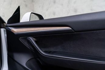 Tesla Model 3 (Dual Motor) Long Range Auto 4WDE 4dr