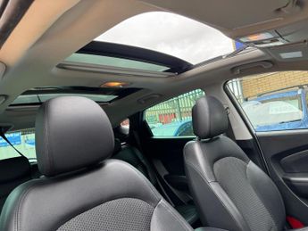 Hyundai ix35 2.0 CRDi Premium 4WD Euro 5 5dr