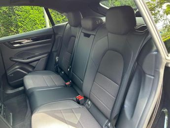 Porsche Macan 100kWh 4S Auto 4WD 5dr