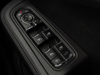 Porsche Macan 3.0 TD V6 S PDK 4WD Euro 6 (s/s) 5dr
