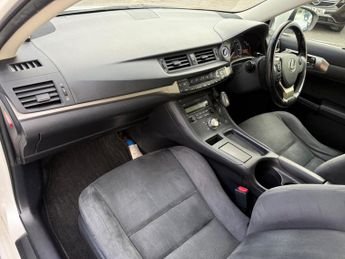 Lexus CT 1.8 200h Advance Hatchback 5dr Petrol Hybrid CVT Euro 6 (s/s) (1