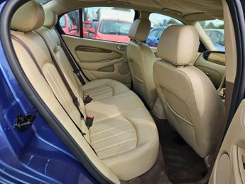 Jaguar X-Type 2.5 V6 SE (AWD) 4dr