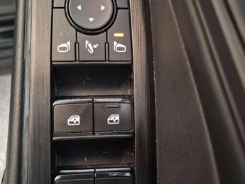 Nissan Qashqai 1.3 DIG-T MHEV N-Connecta XTRON Euro 6 (s/s) 5dr