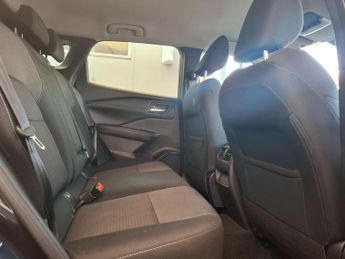 Nissan Qashqai 1.3 DIG-T MHEV N-Connecta XTRON Euro 6 (s/s) 5dr
