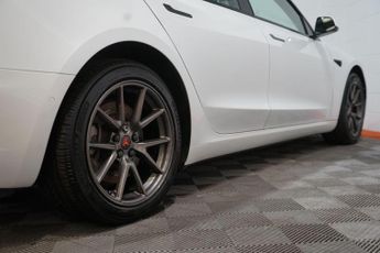 Tesla Model 3 Standard Range Plus Auto RWD 4dr