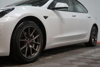 Tesla Model 3 Standard Range Plus Auto RWD 4dr