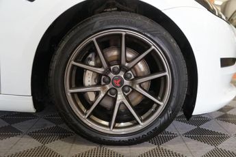 Tesla Model 3 Standard Range Plus Auto RWD 4dr