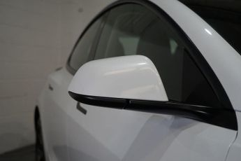 Tesla Model 3 Standard Range Plus Auto RWD 4dr