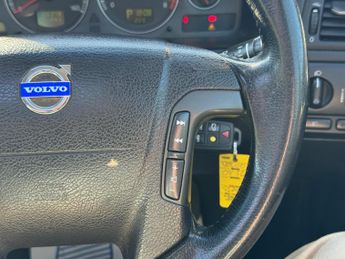 Volvo V70 2.4 SE 5dr