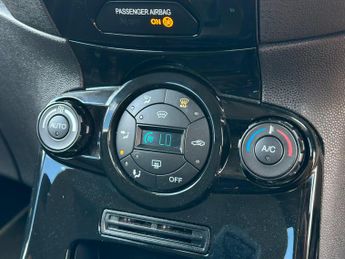 Ford Fiesta 1.0T EcoBoost Titanium Powershift Euro 6 5dr