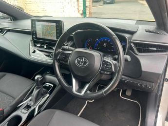 Toyota Corolla 1.8 VVT-h Icon Tech CVT Euro 6 (s/s) 5dr