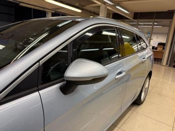 Vauxhall Astra 1.6 CDTi Elite Nav Sports Tourer Auto Euro 6 5dr