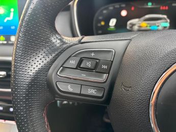 MG MG HS 1.5 T-GDI 16.6kWh Exclusive Auto Euro 6 (s/s) 5dr