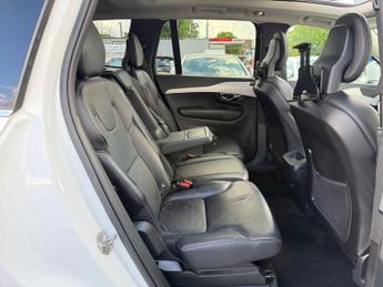 Volvo XC90 2.0 D5 Momentum Geartronic 4WD Euro 6 (s/s) 5dr