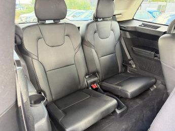 Volvo XC90 2.0 D5 Momentum Geartronic 4WD Euro 6 (s/s) 5dr