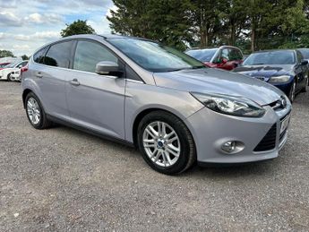 Ford Focus 1.0T EcoBoost Titanium Euro 5 (s/s) 5dr