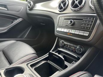 Mercedes-Benz GLA 2.1 GLA220d AMG Line (Premium) 7G-DCT 4MATIC Euro 6 (s/s) 5dr