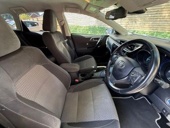 TOYOTA AURIS 1.8 VVT-h Design Hatchback 5dr Petrol Hybrid CVT Euro 6 (s/s) (1