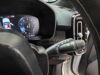 Volvo XC40 1.5 T3 R-Design Auto Euro 6 (s/s) 5dr