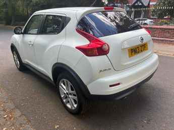 Nissan Juke 1.6 Acenta Premium Euro 5 (s/s) 5dr
