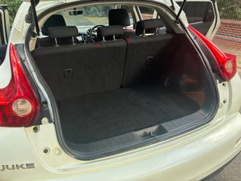 Nissan Juke 1.6 Acenta Premium Euro 5 (s/s) 5dr