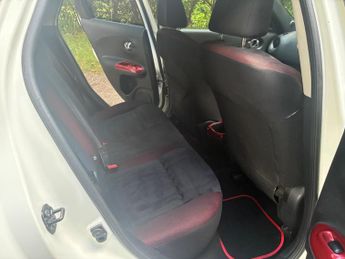 Nissan Juke 1.6 Acenta Premium Euro 5 (s/s) 5dr