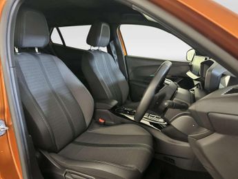 Peugeot E-2008 50kWh Allure Premium + SUV 5dr Electric Auto (7kW Charger) (136 