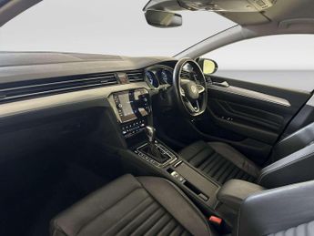 Volkswagen Passat 1.4 TSI 13kWh GTE Estate 5dr Petrol Plug-in Hybrid DSG Euro 6 (s