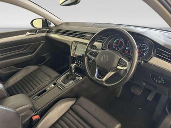 Volkswagen Passat 1.4 TSI 13kWh GTE Estate 5dr Petrol Plug-in Hybrid DSG Euro 6 (s