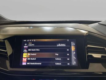 Audi Q4 e-tron 40 S line SUV 5dr Electric Auto 82kWh (204 ps)