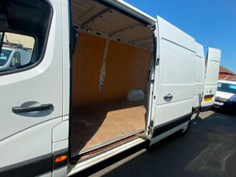 Nissan Interstar 2.3 dCi 35 Tekna FWD L3 H2 Euro 6 4dr