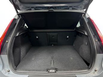 Volvo XC40 Plus B3 (163 hp) Auto