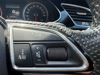 AUDI A4 2.0 TDI Black Edition Saloon 4dr Diesel S Tronic quattro Euro 5 