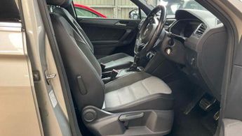 VOLKSWAGEN TIGUAN 2.0 TDI R-Line SUV 5dr Diesel DSG Euro 6 (s/s) (150 ps) **FINANC