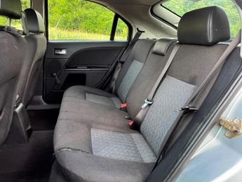 Ford Mondeo 1.8 LX 5dr