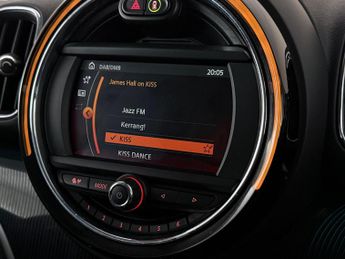 MINI Countryman 1.5 10kWh Cooper SE Exclusive Auto ALL4 Euro 6 (s/s) 5dr