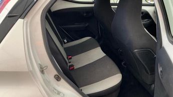 Toyota AYGO 1.0 VVT-i x-play Euro 6 5dr