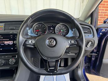 Volkswagen Golf 1.0 TSI SE Nav DSG Euro 6 (s/s) 5dr
