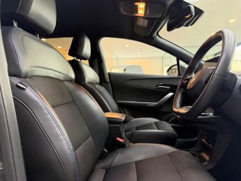 MG MG4 64kWh Trophy Long Range Auto 5dr