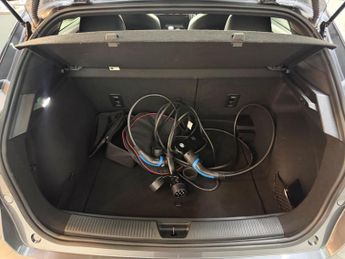 MG MG4 64kWh Trophy Long Range Auto 5dr