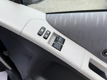 Toyota Yaris 1.33 Dual VVT-i TR MultiMode Euro 4 (s/s) 5dr
