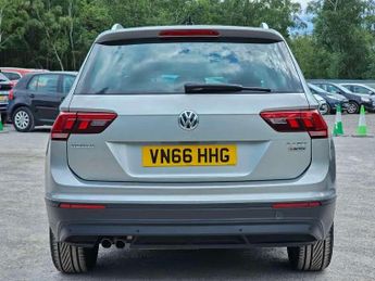 Volkswagen Tiguan 2.0 TDI BlueMotion Tech SE Navigation DSG 4Motion Euro 6 (s/s) 5