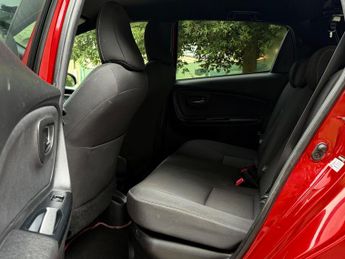 Toyota Yaris 1.5 VVT-h Design E-CVT Euro 6 5dr
