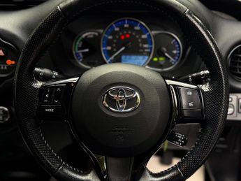 Toyota Yaris 1.5 VVT-h Design E-CVT Euro 6 5dr