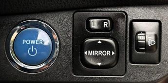 Toyota Yaris 1.5 VVT-h Design E-CVT Euro 6 5dr