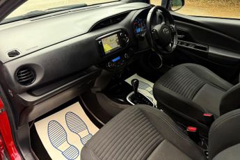 Toyota Yaris 1.5 VVT-h Design E-CVT Euro 6 5dr