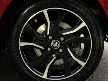 Toyota Yaris 1.5 VVT-h Design E-CVT Euro 6 5dr