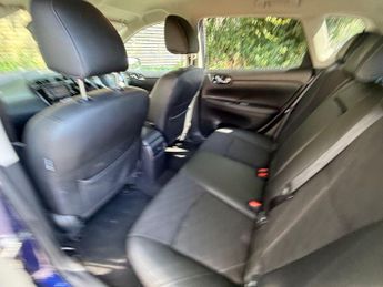 NISSAN PULSAR 1.2 DIG-T N-Connecta Hatchback 5dr Petrol XTRON Euro 6 (s/s) (11