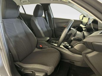 Peugeot E-2008 50kWh Active Premium SUV 5dr Electric Auto (136 ps)